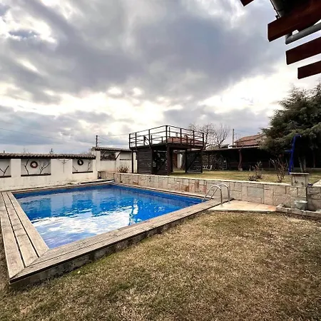 Nadejda In Tyzha Holiday home *